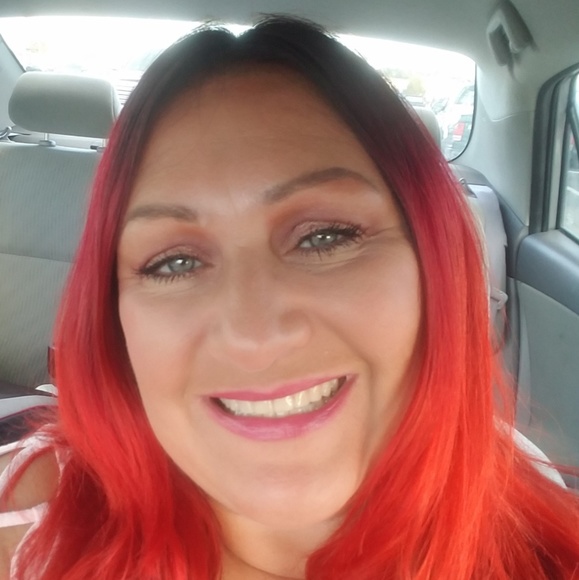 Meet your Posher, Jennifer-InspiredJenstones 🌹 - Picture 7 of 7